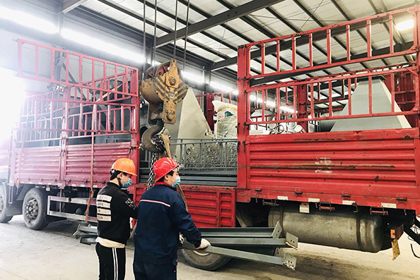 鄭州樸華科技除塵設(shè)備廠區(qū)發(fā)貨中